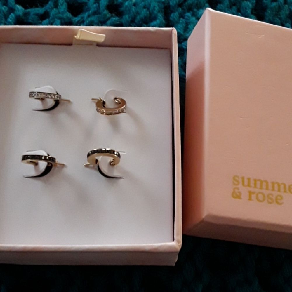 NIB Summer & Rose Set of Huggie Hoop Earrings - Picture 3 of 7